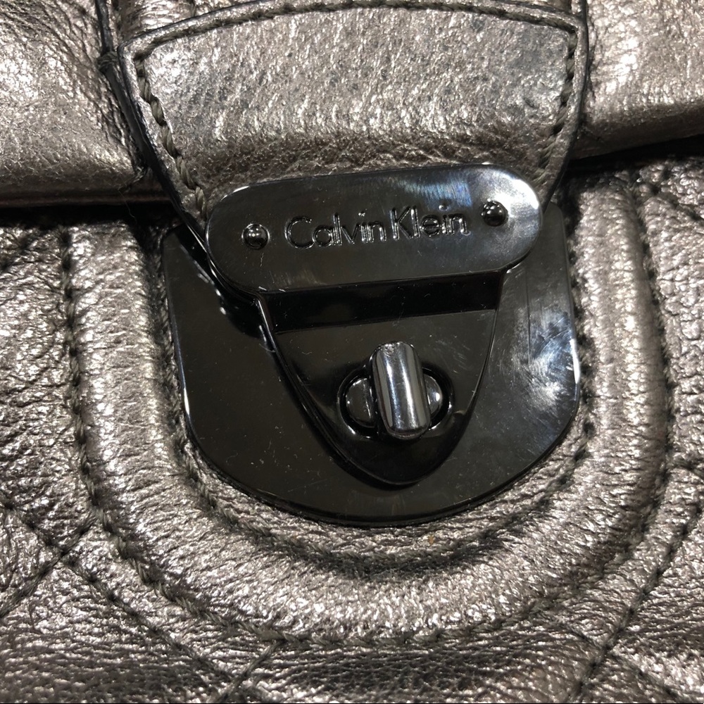 Calvin Klein Leather Crossbody Shoulder Bag Purse - Picture 5 of 16
